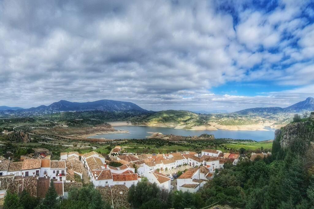 Entre Vistas Pensionat Zahara De La Sierra Eksteriør billede